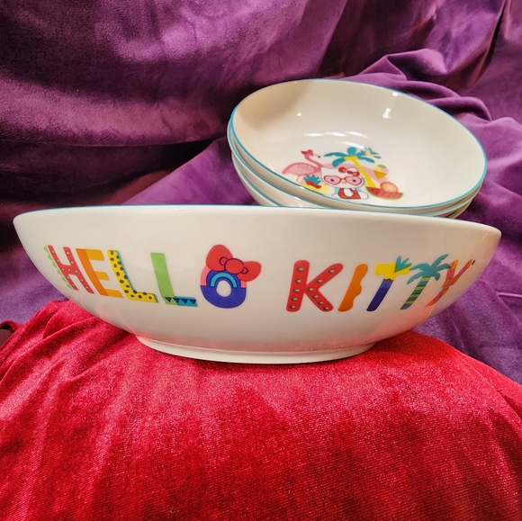 Hello Kitty Ceramic Salad Bowl with Flamingo and Palm Tree Set of 4 - Picture 4 of 8